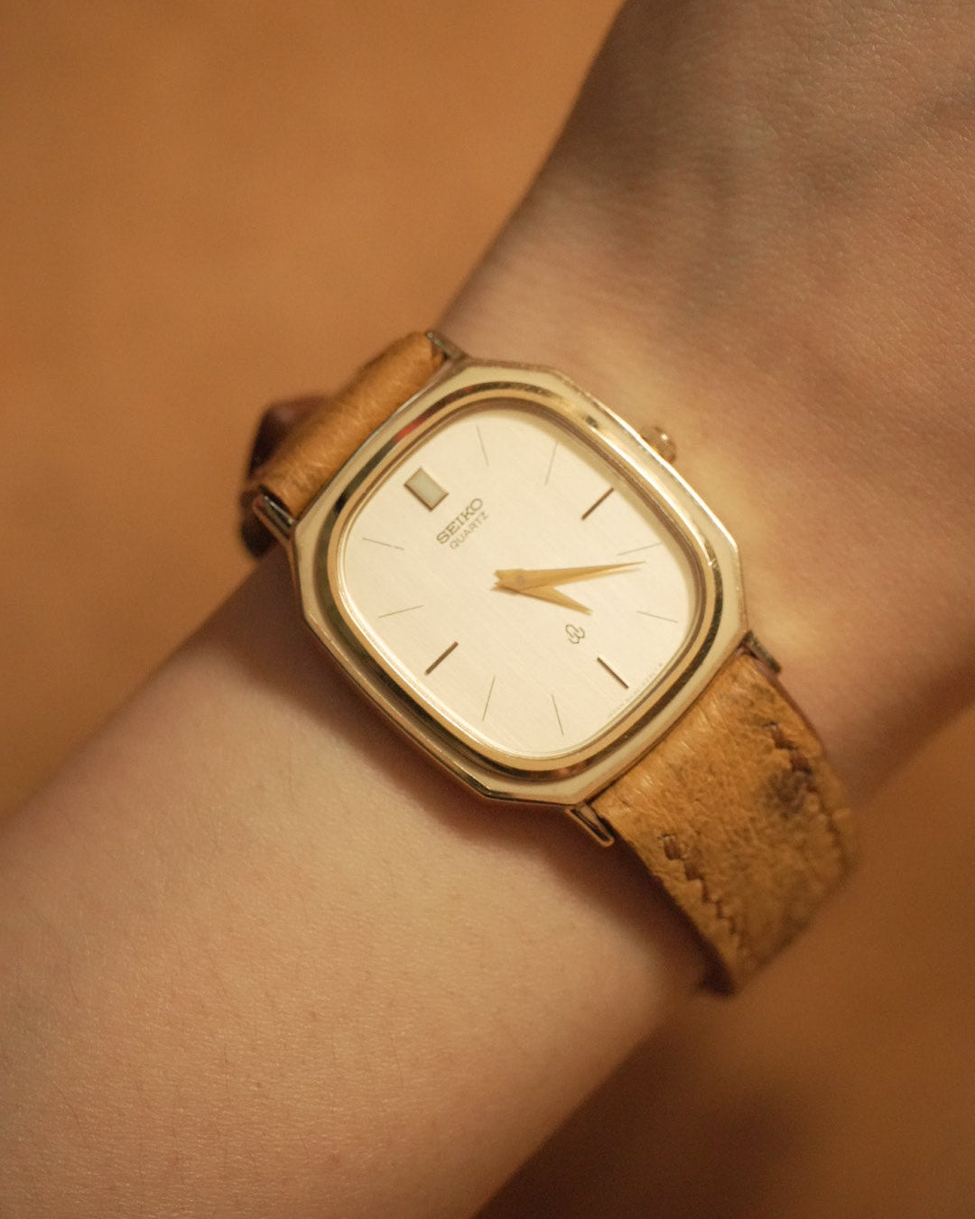 1981 Seiko Oval gold tone simple index quartz watch 6430-5120