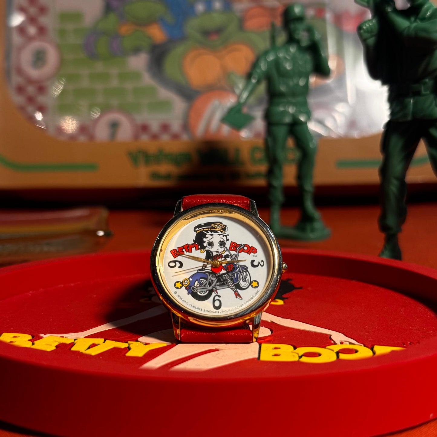 Betty Boop 眼仔電單車 動態石英錶