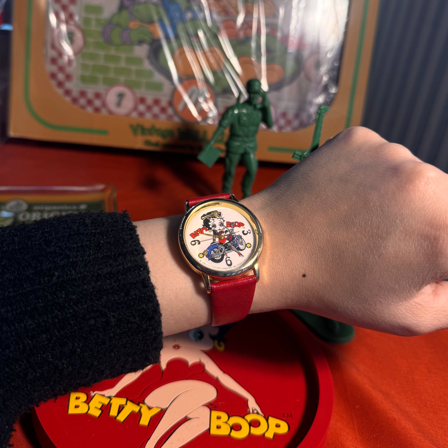 Betty Boop 眼仔電單車 動態石英錶