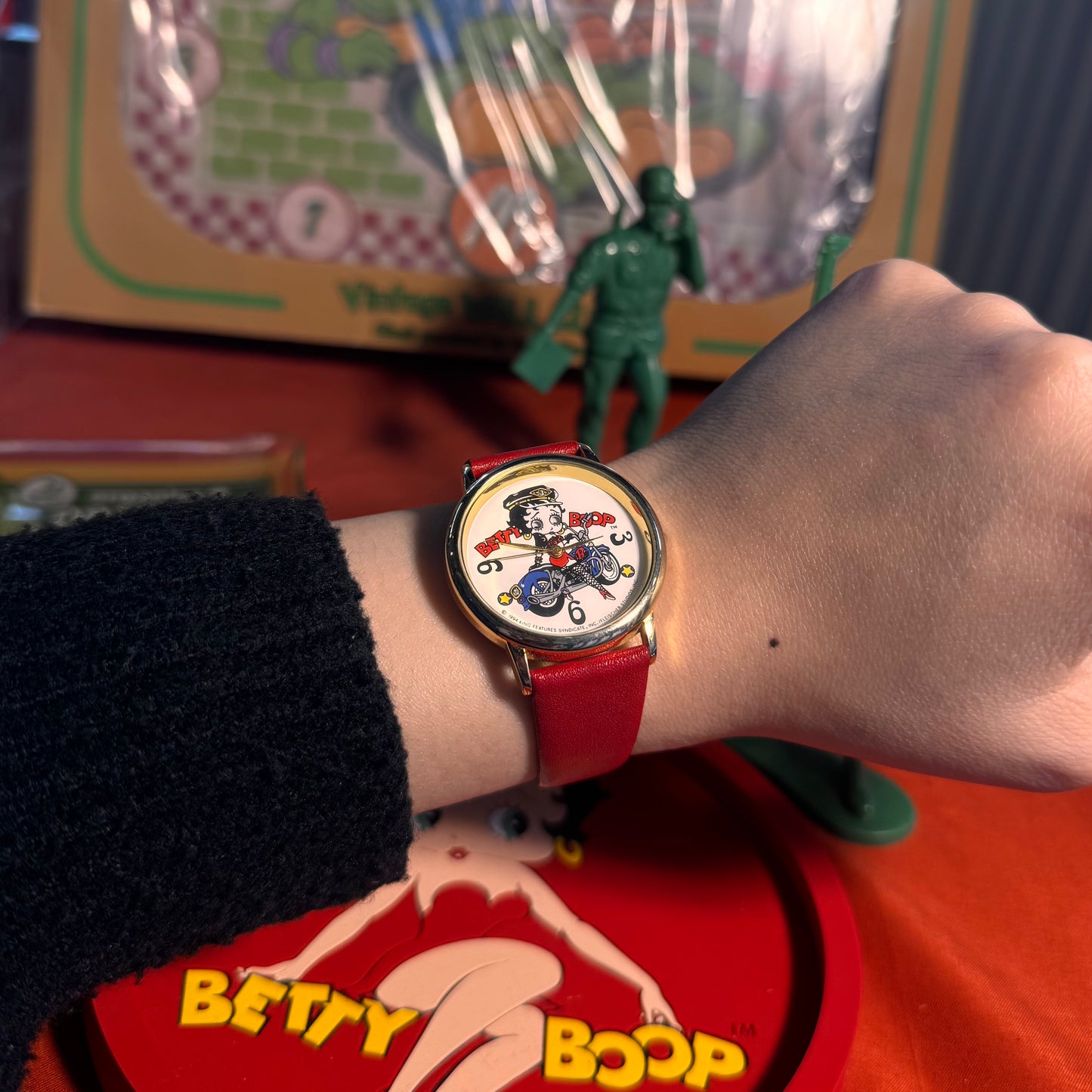 Betty Boop 眼仔電單車 動態石英錶