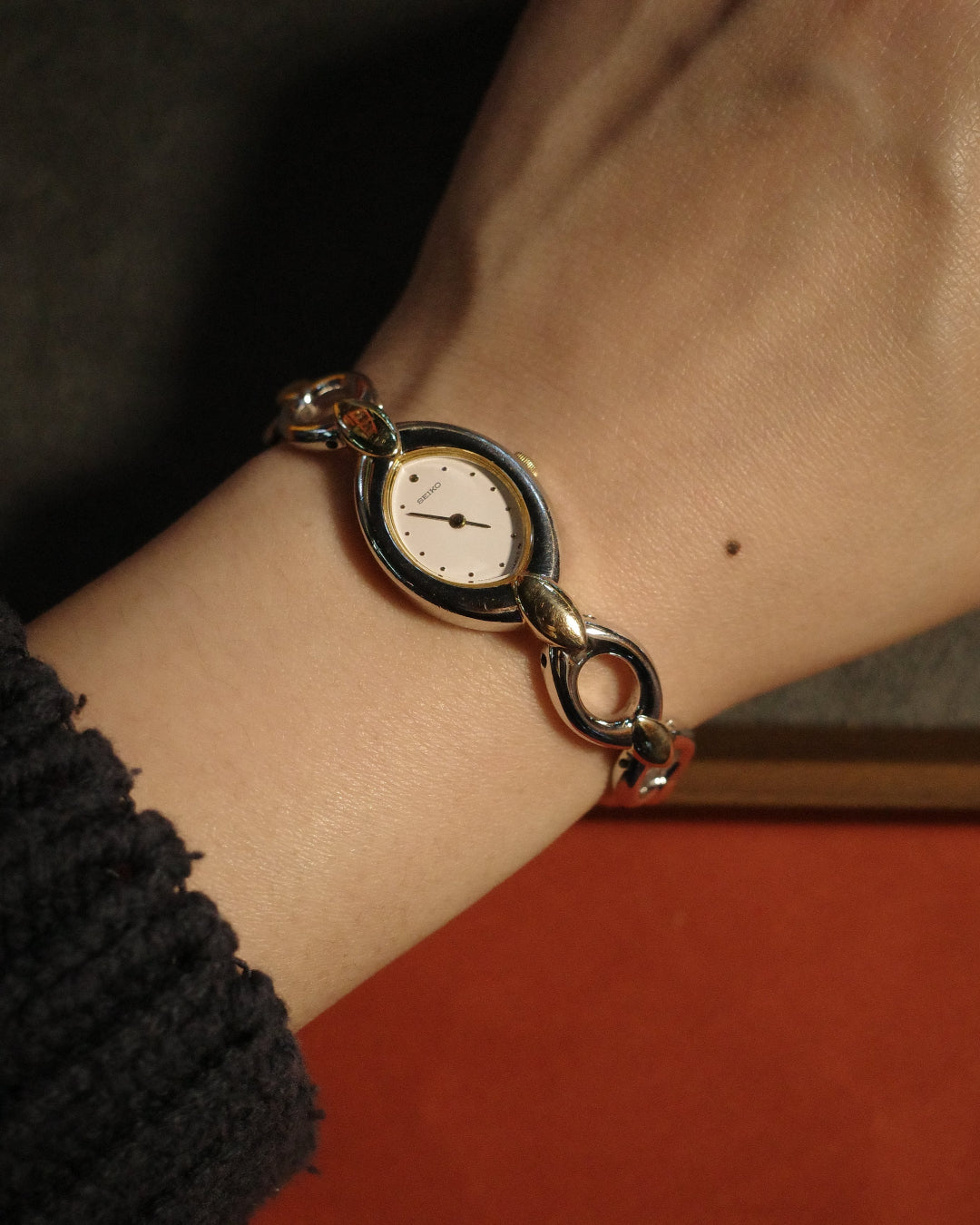 Seiko Pearl Shaped Sliver Tone Watch