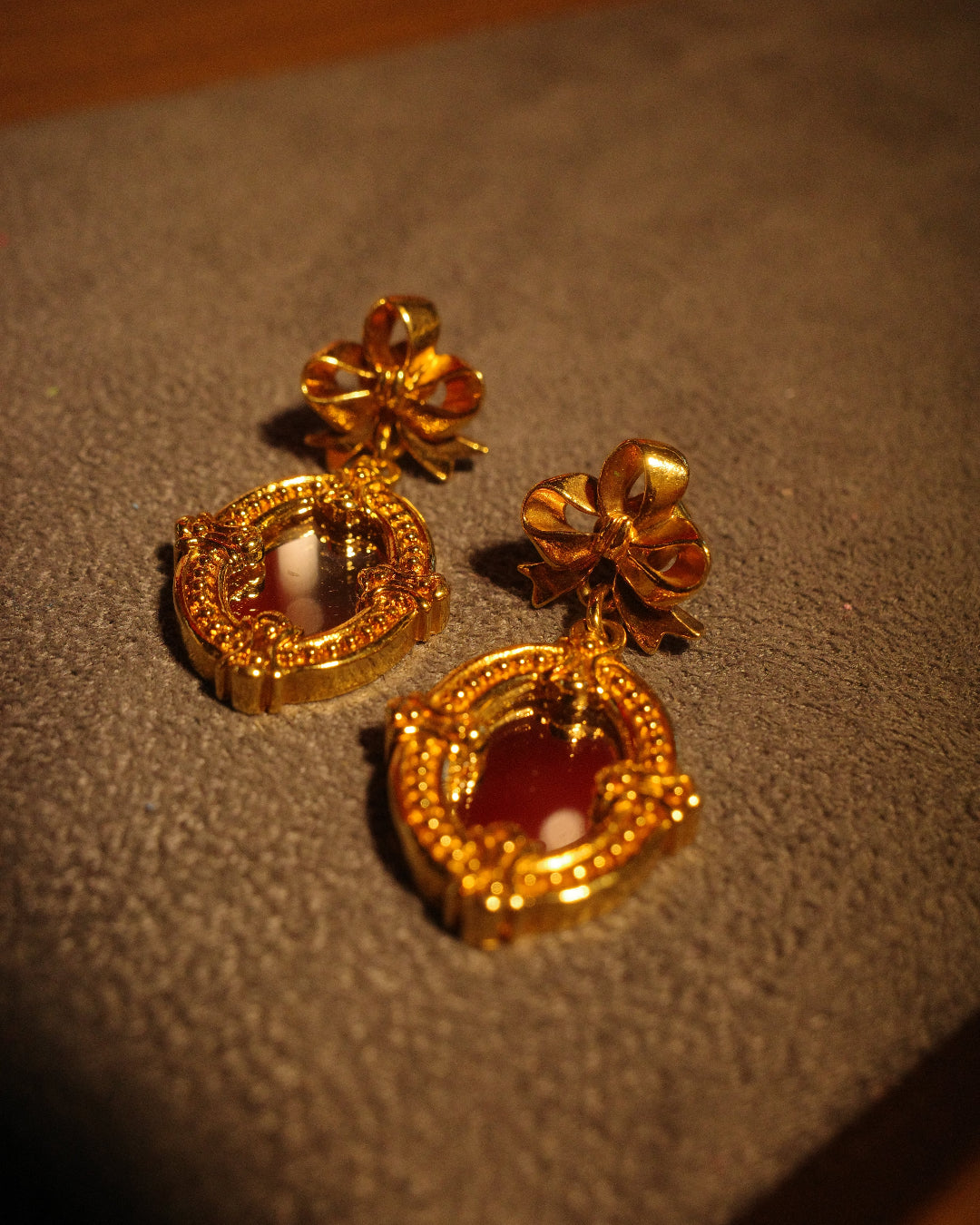 AVON Magic Mirror earring