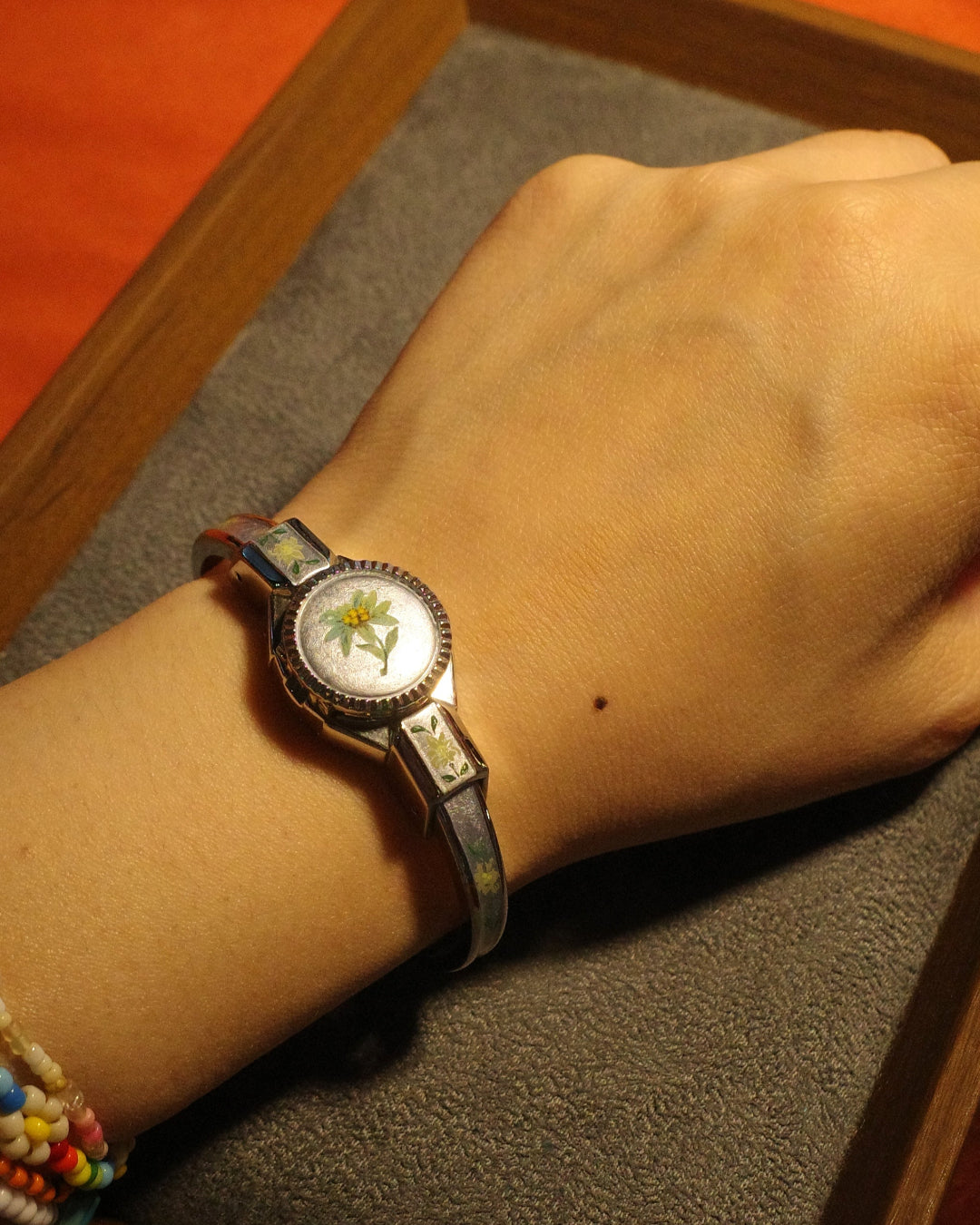 André Mouche Sliver Daisy Swiss Watch