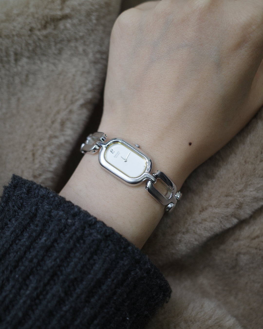 Vintage seiko sliver tone chain quartz watch