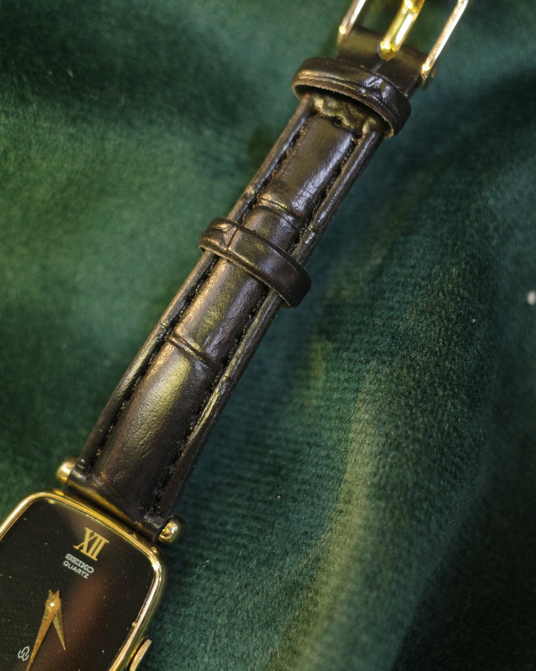 Vintage Seiko black face aspg 16-5330 ladies tank watch