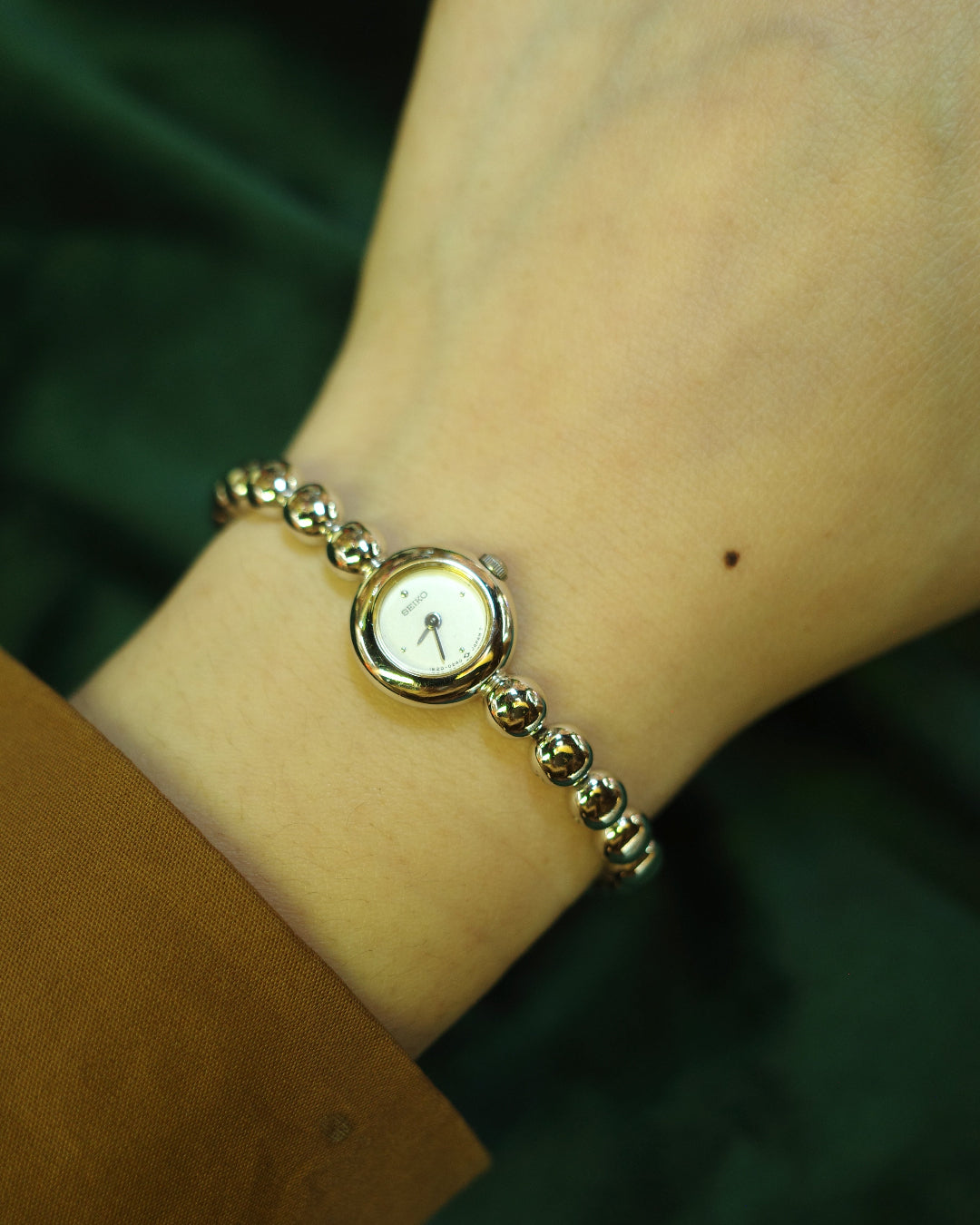 Vintage Seiko Silver coffee bean 1e20-0240