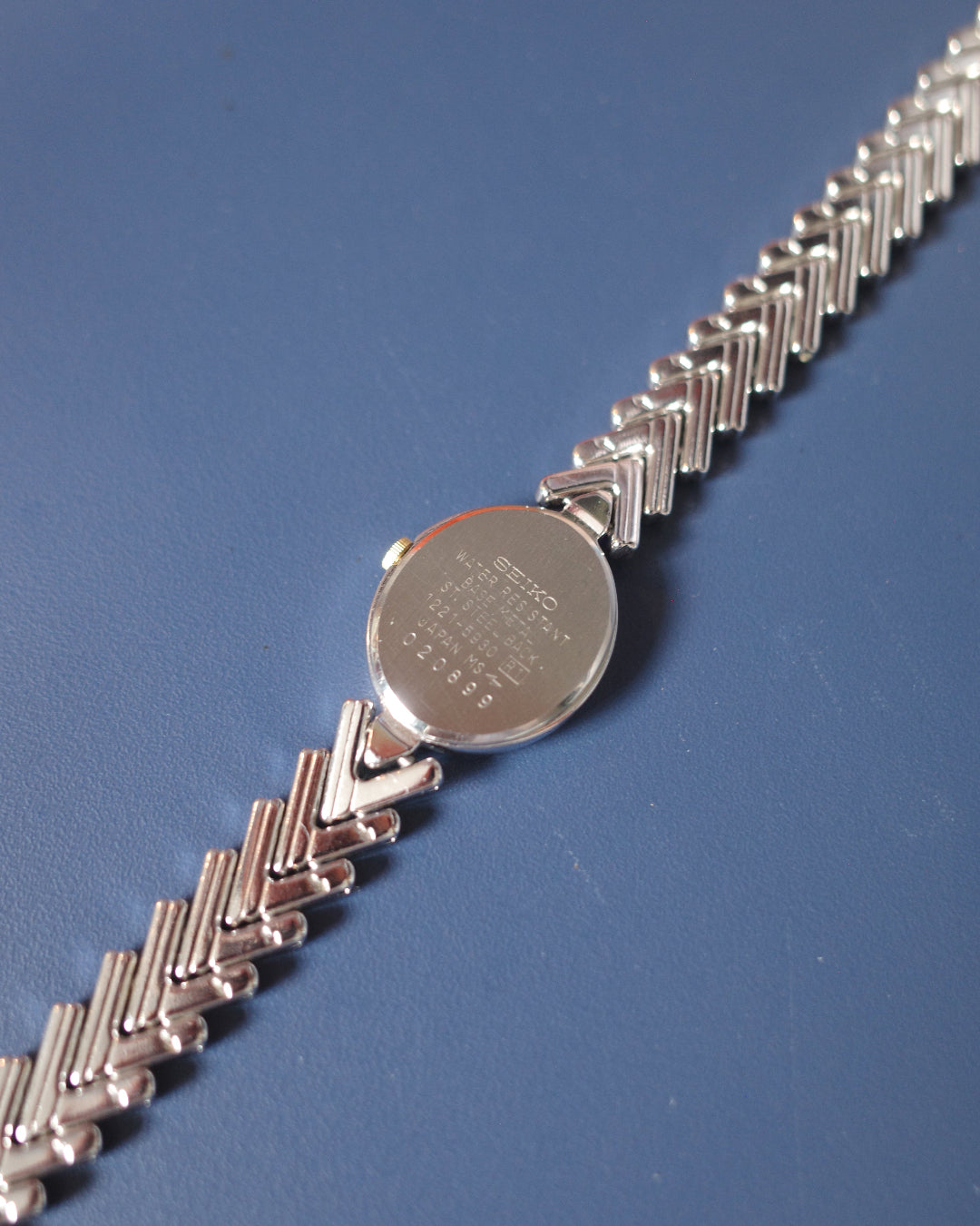 Vintage Seiko Chevron Muse Two-Tone Oval Ladies quartz watch 1221-5930