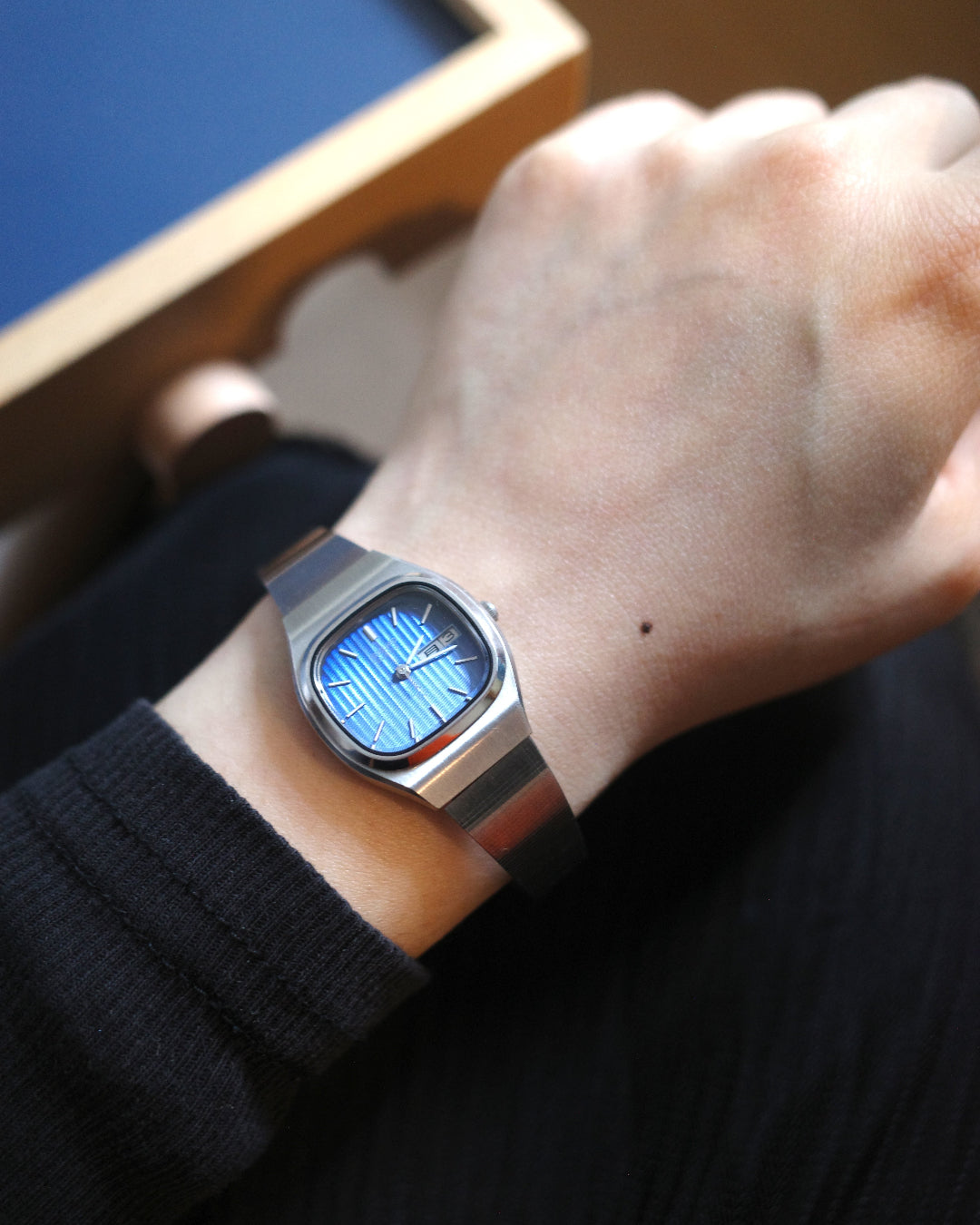 Vintage Seiko silver blue gradient liner TV dial blue gradient liner Quartz watch