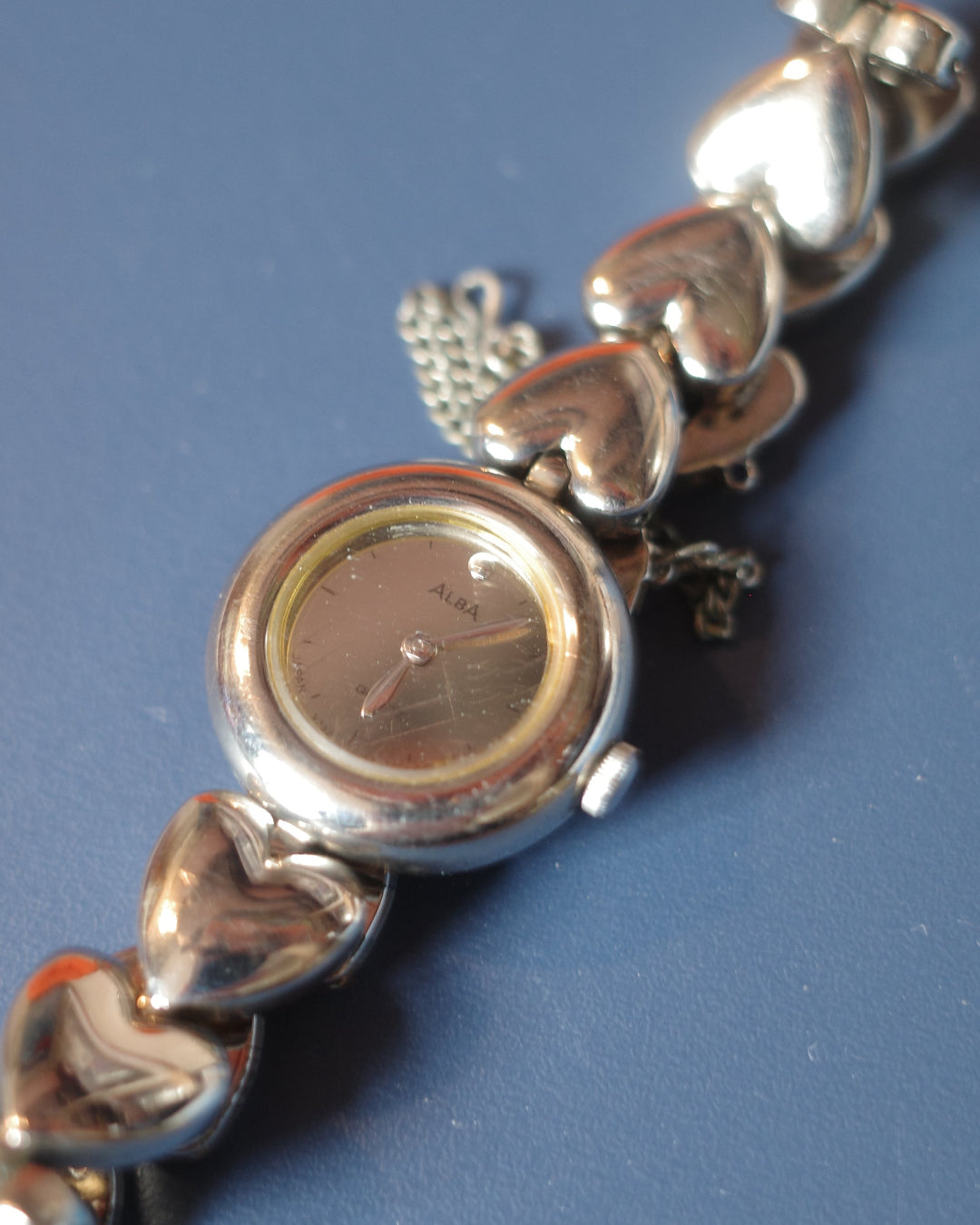 Seiko Alba silver heart shape chain quartz watch v232-0230