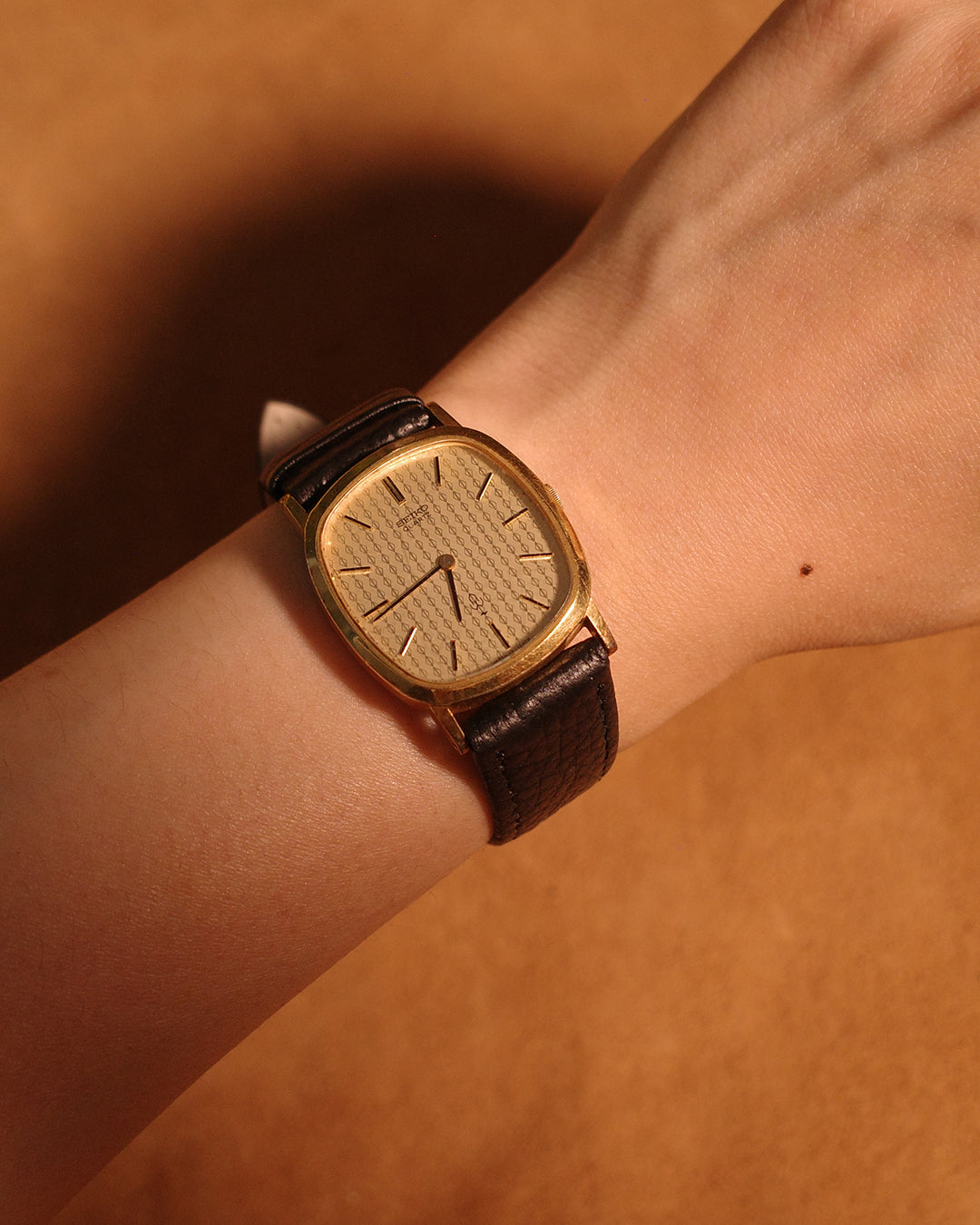 【SGP】1987 Seiko Chariot twist pattern white dial ellipse quartz watch 43-5120