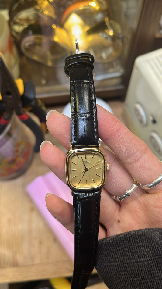 Seiko 1986 ladies tank quartz watch