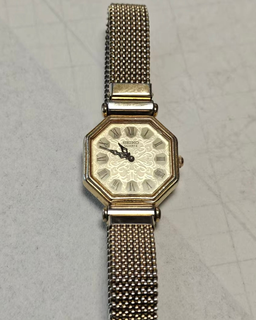 Seiko octagon flora pattern quartz watch