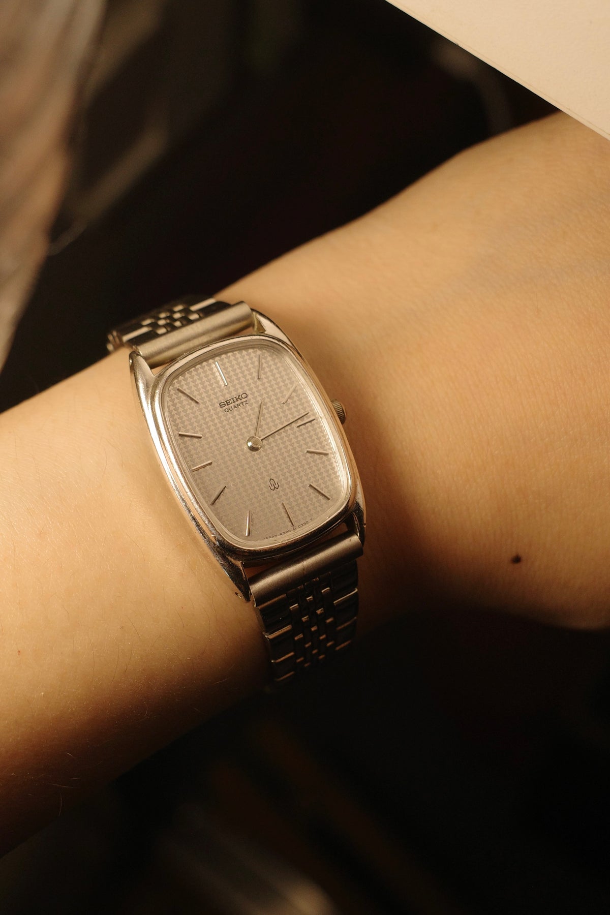 【PDP】1988 Seiko silver tone patterned ellipse shape quartz watch 4720-5100