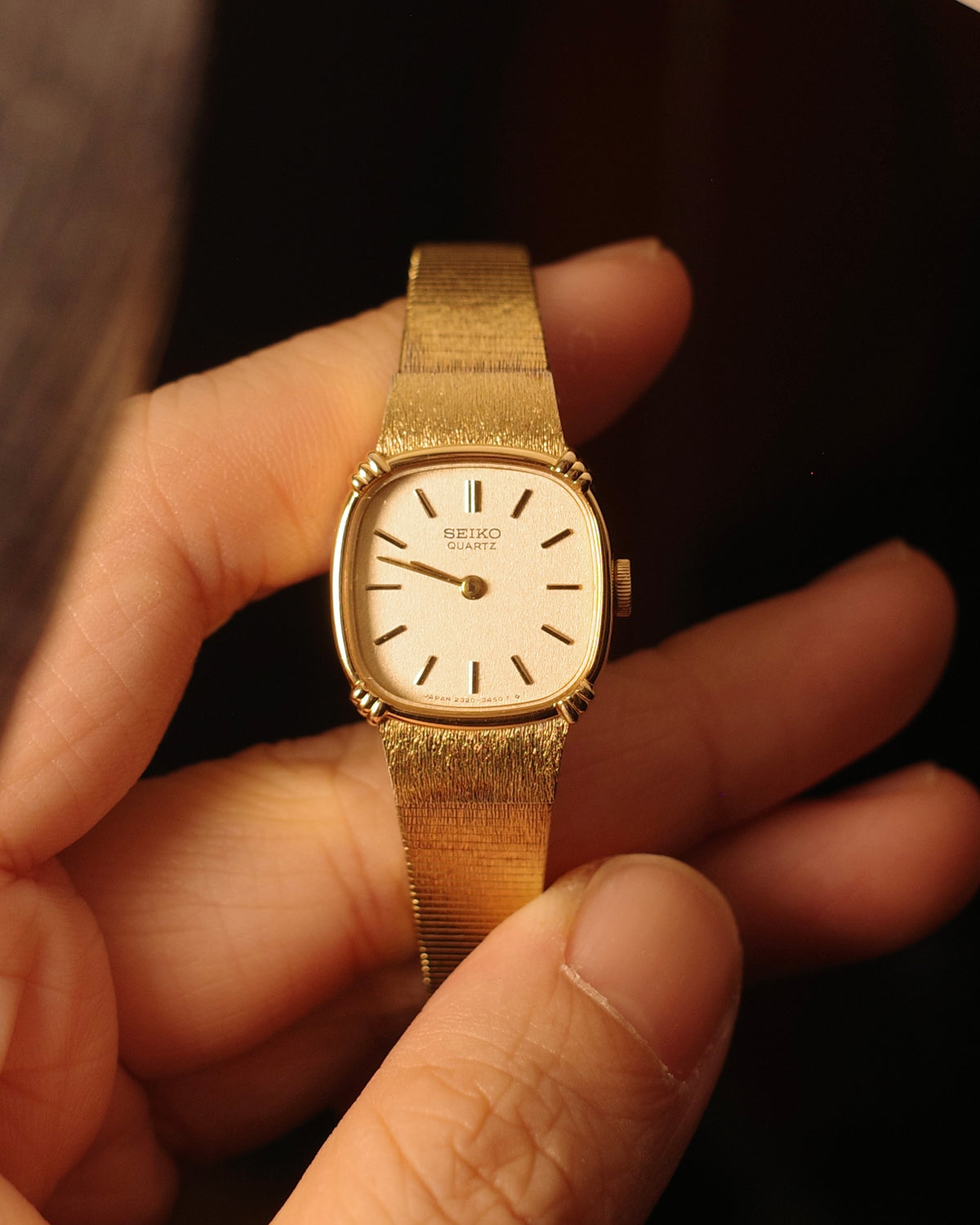 SGP 1981 Seiko little gold square quartz watch 2320-6710