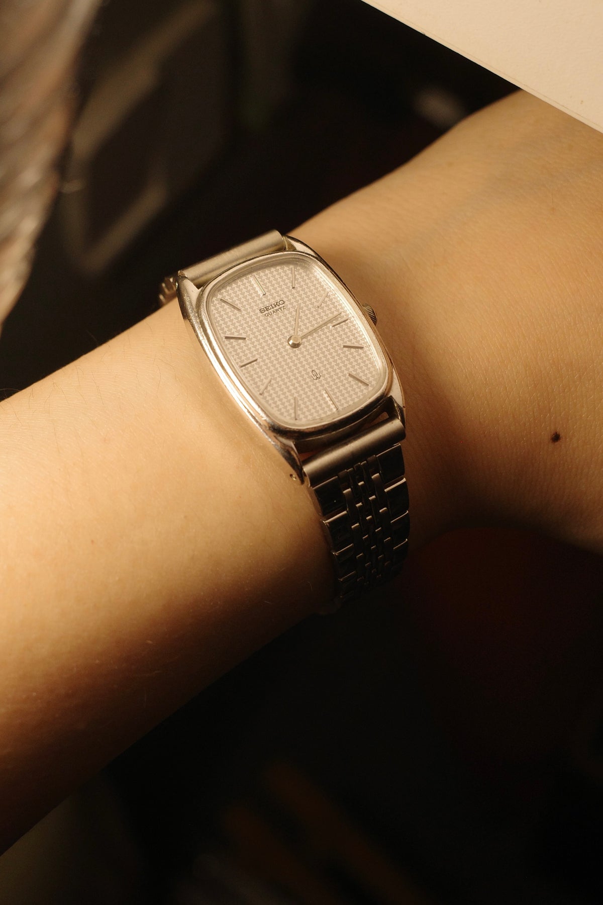【PDP】1988 Seiko silver tone patterned ellipse shape quartz watch 4720-5100