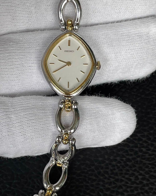 Seiko 2p20-5990 two tone watch
