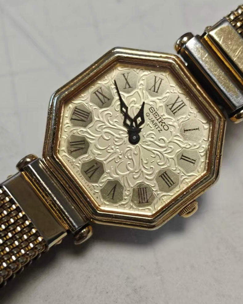 Seiko octagon flora pattern quartz watch