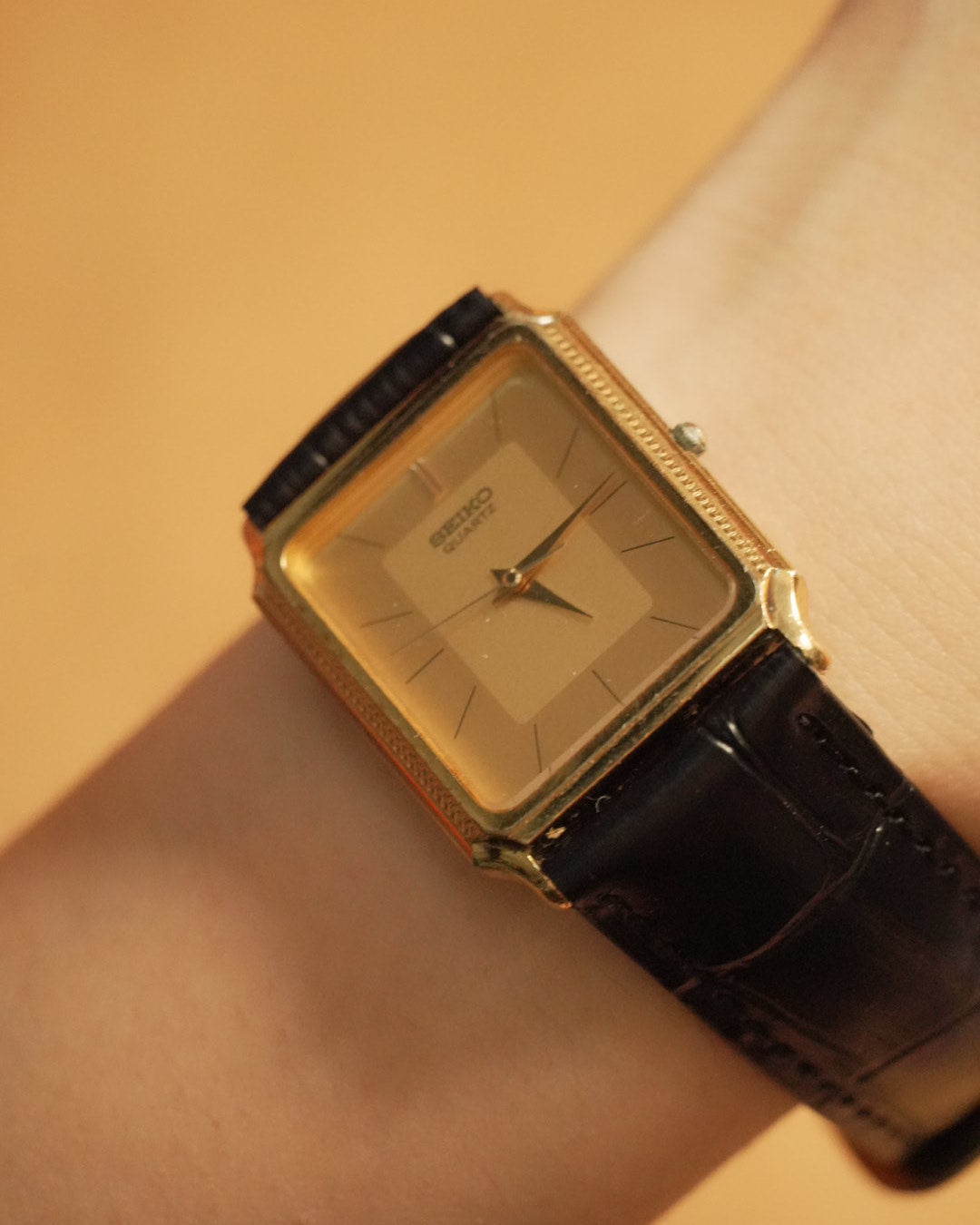1986 Seiko Chariot gold tone tank 9521-5040