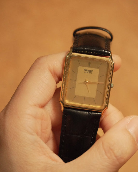 1986 Seiko Chariot gold tone tank 9521-5040