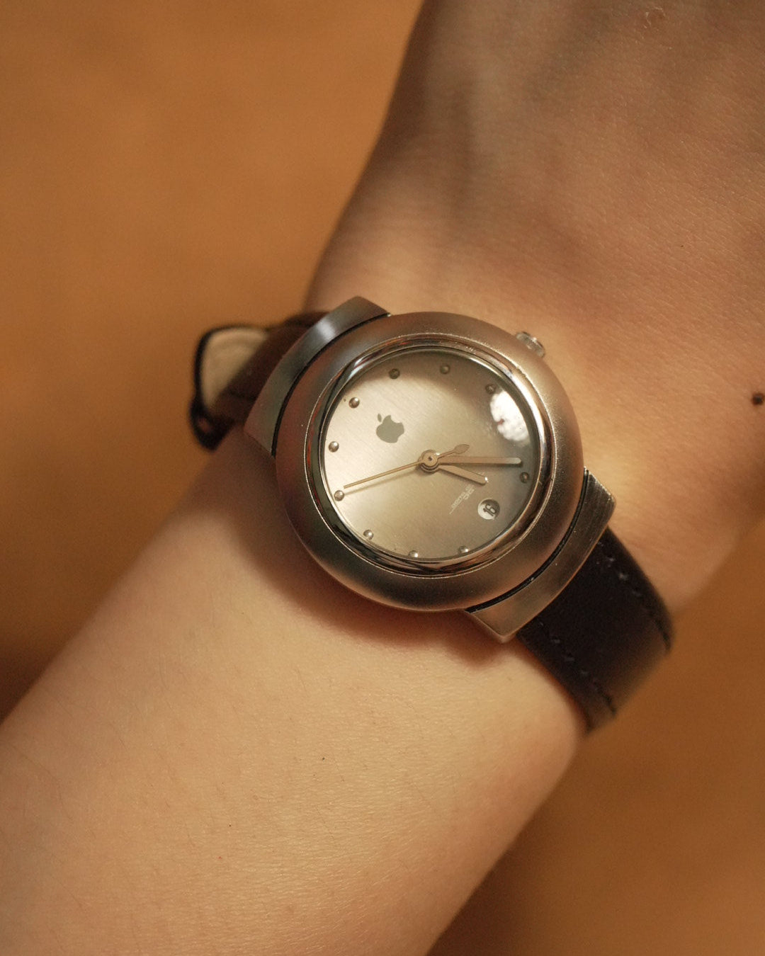 1990 Apple macintosh quartz watch