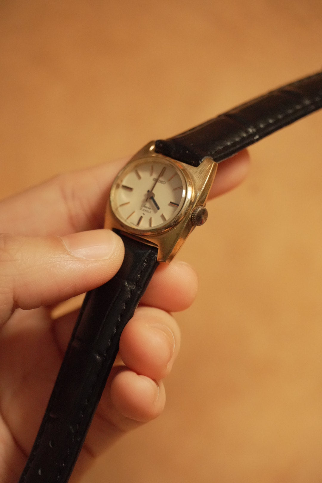 1974 Seiko Socie oval shape gold tone case winding watch 11-7950