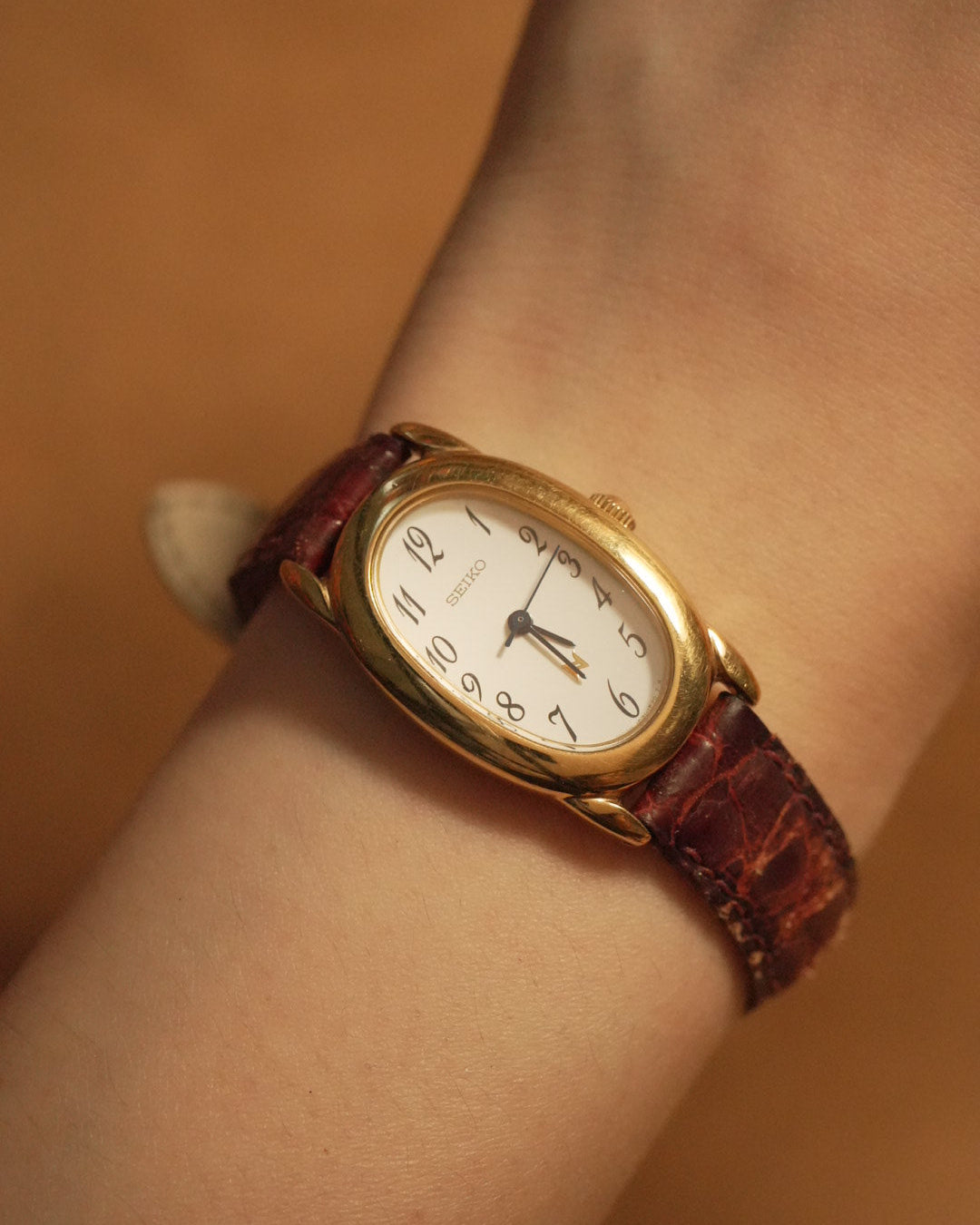 1985 Seiko cartier baignoire like oval gold tone quartz watch 1f21-5b70