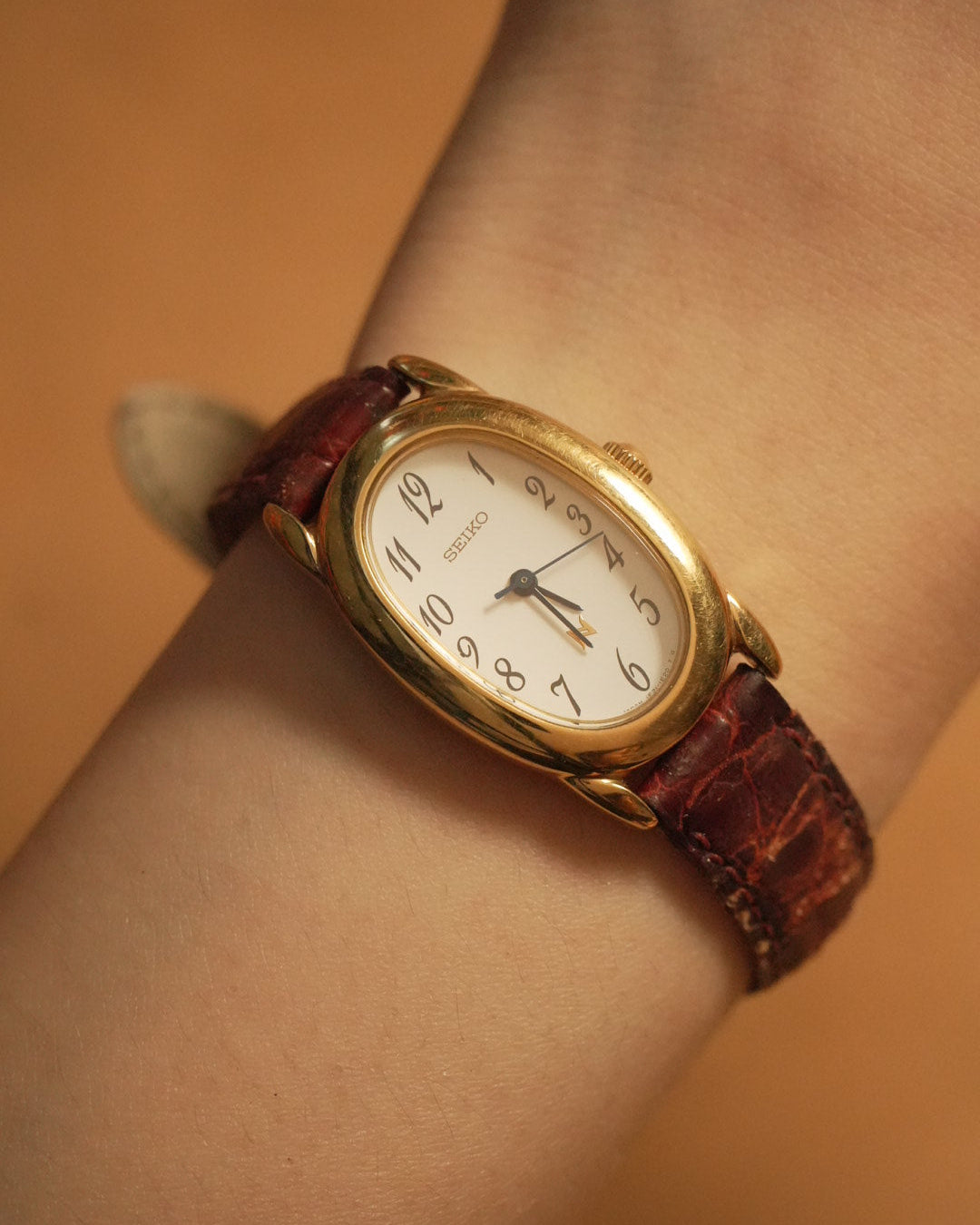 1985 Seiko cartier baignoire like oval gold tone quartz watch 1f21-5b70