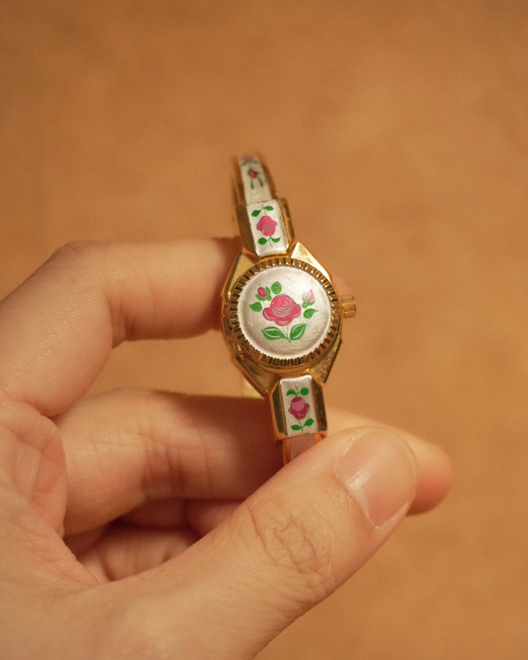 1980 Swiss B rose style bangle watch rose style