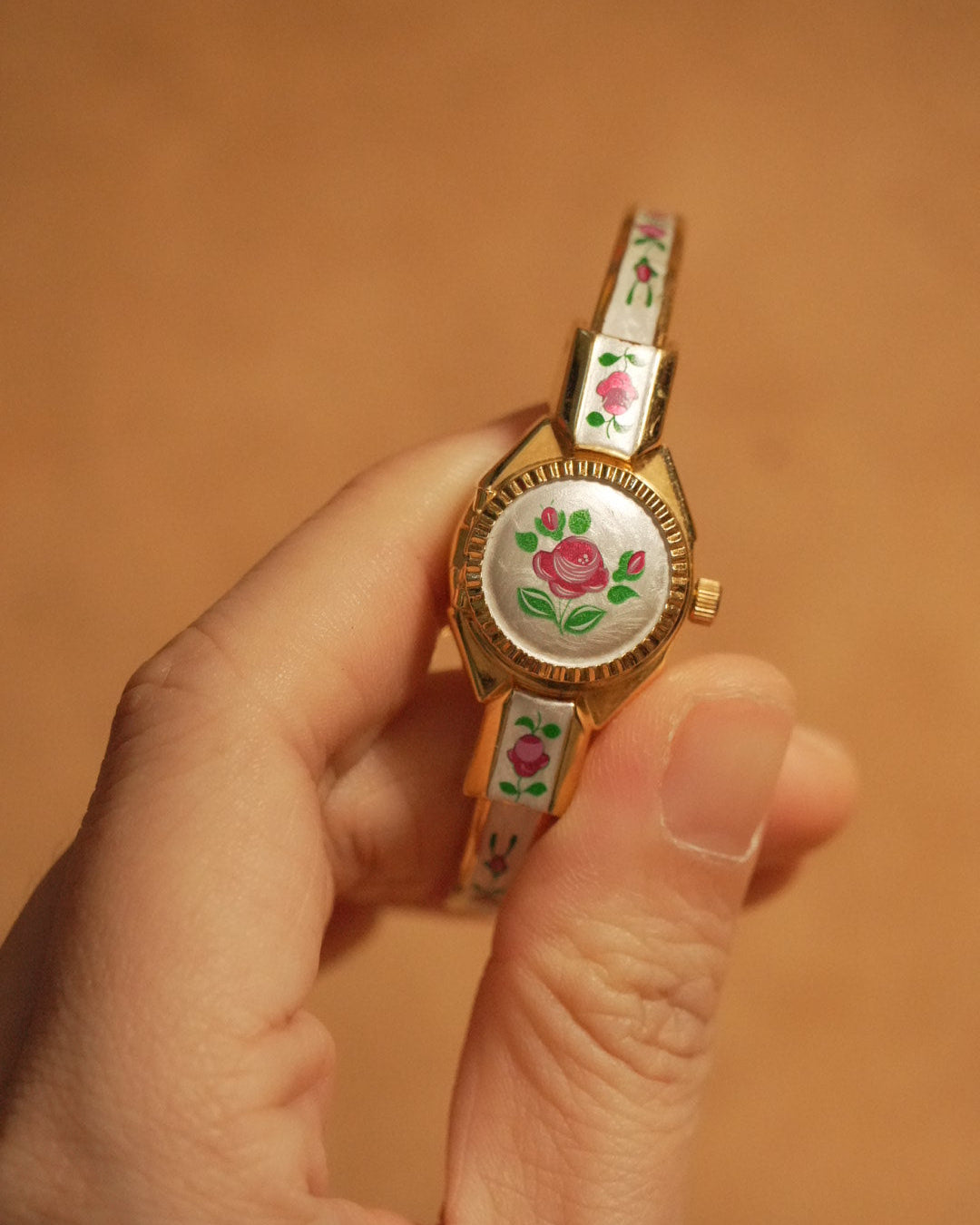 1980 Swiss B rose style bangle watch rose style