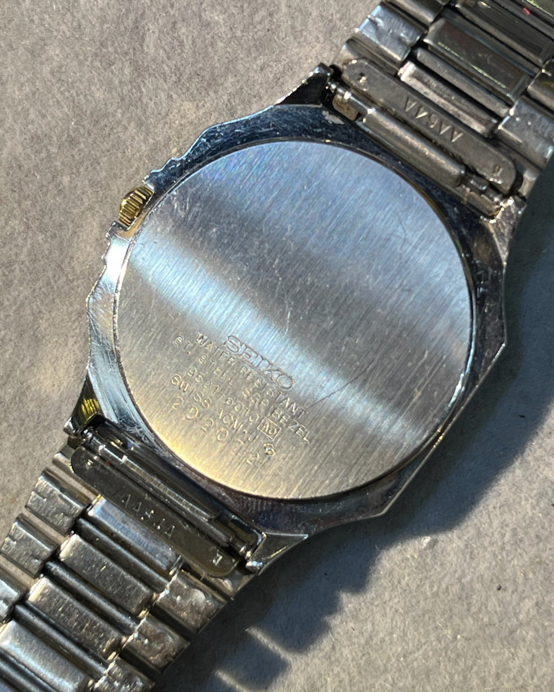 1982 Seiko cartier like two tone gold crown quartz watch 9521-6010 man size