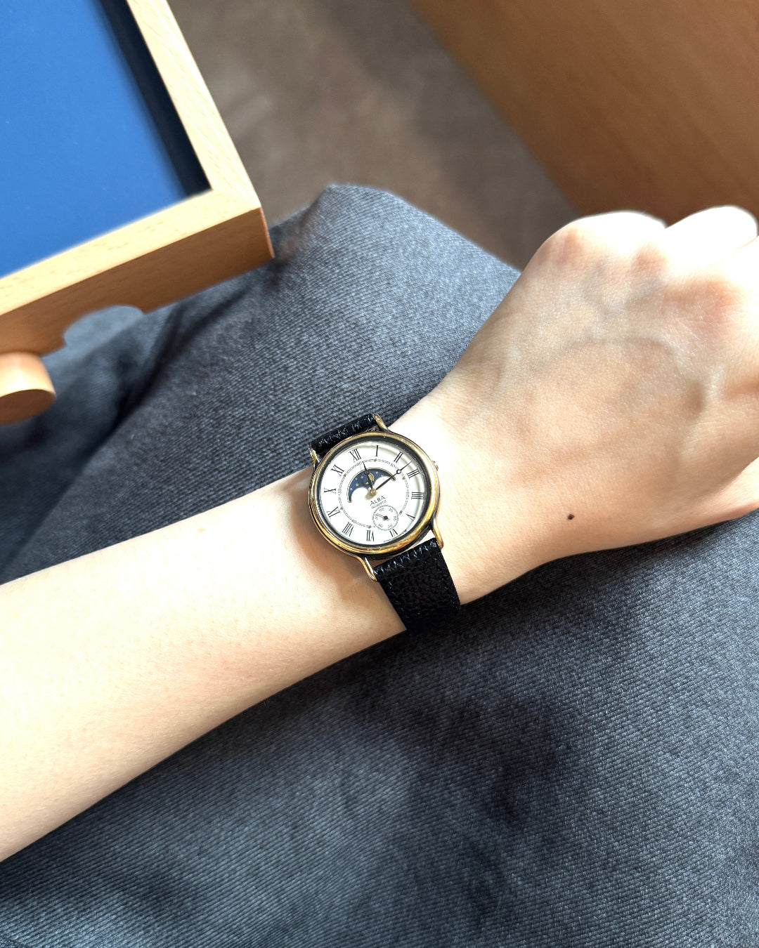 Seiko Alba sunmoonphase small second watch