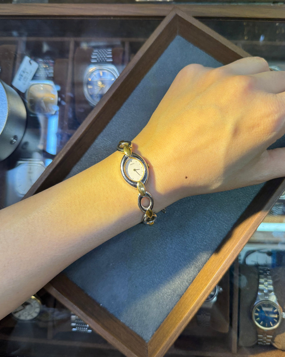 1986 Seiko two tone leaf shaped quartz watch 2e20-5450