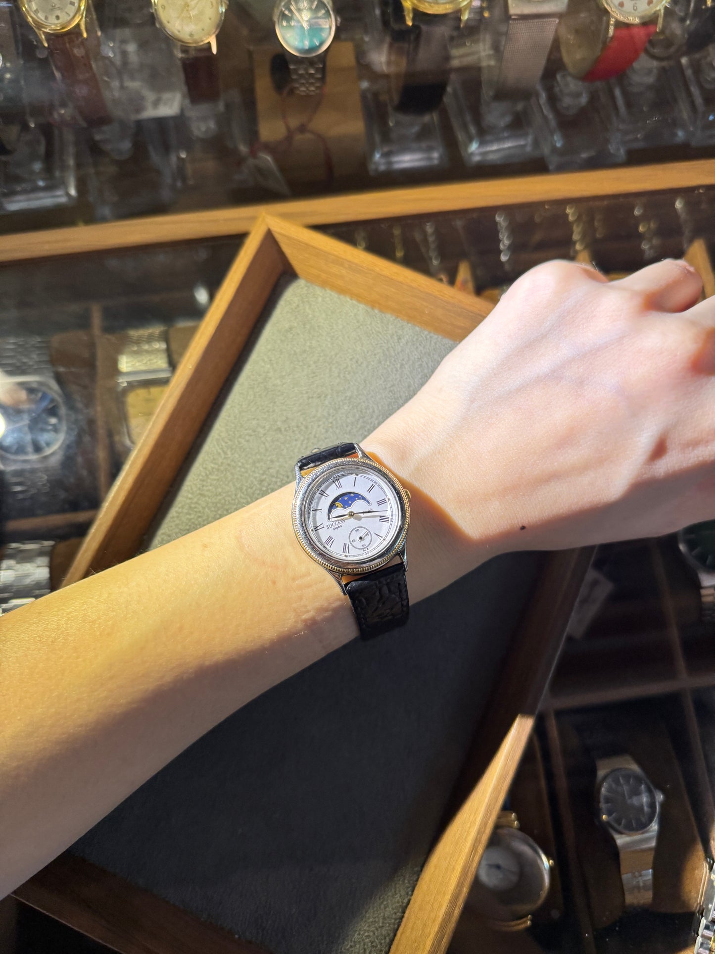 Success alba sun moon phase two tone gold crown quartz watch