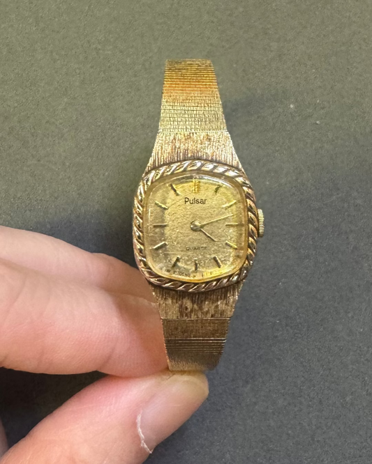 Vintage Pulsar Gold-tone Wheat Ear Pattern watch Dial Quartz Watch