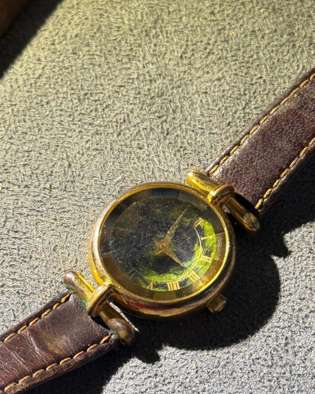Fossil Diamond cut Prism Glass earth quartz watch