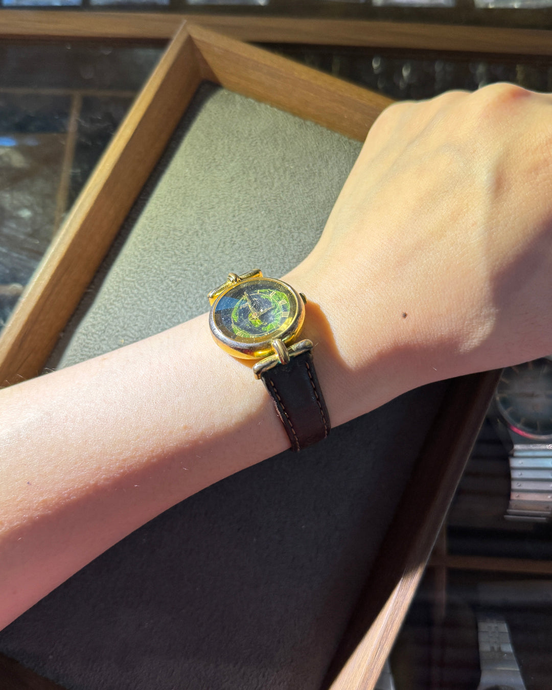 Fossil Diamond cut Prism Glass earth quartz watch