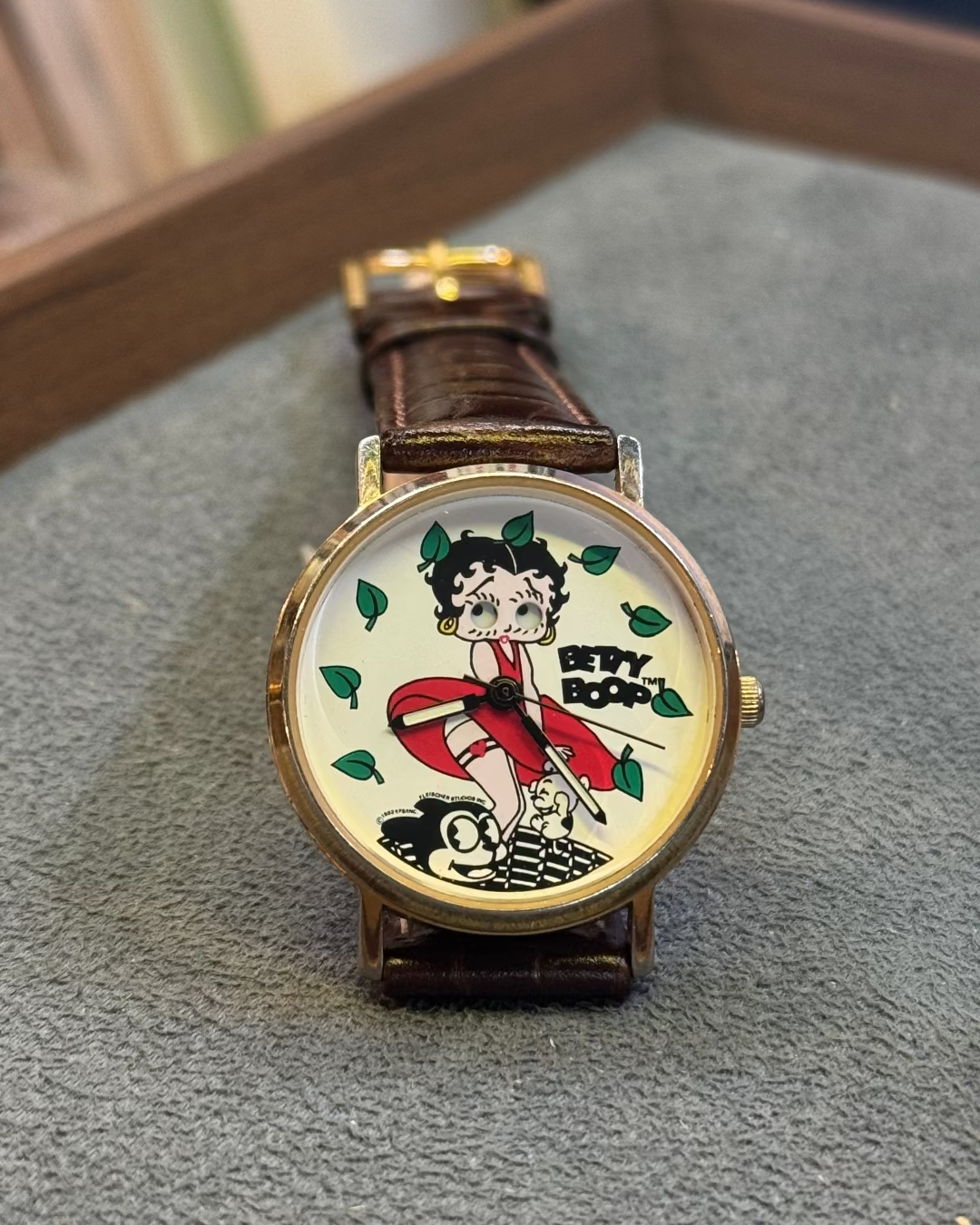 Betty Boop red dress Rolling Eyes Watch Rare