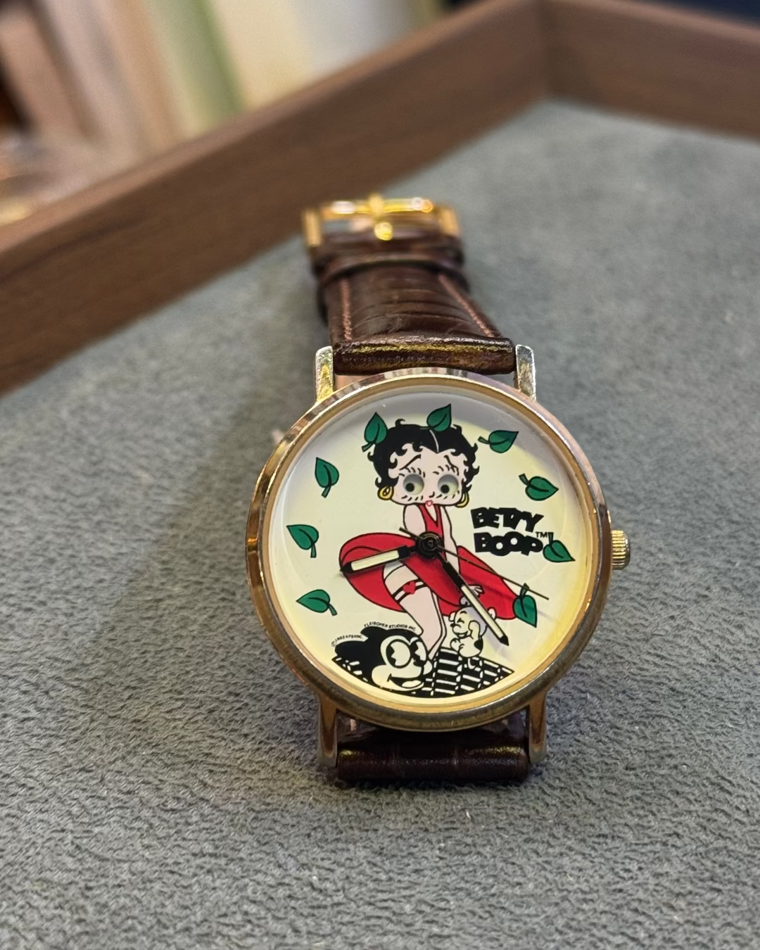 Betty Boop red dress Rolling Eyes Watch Rare