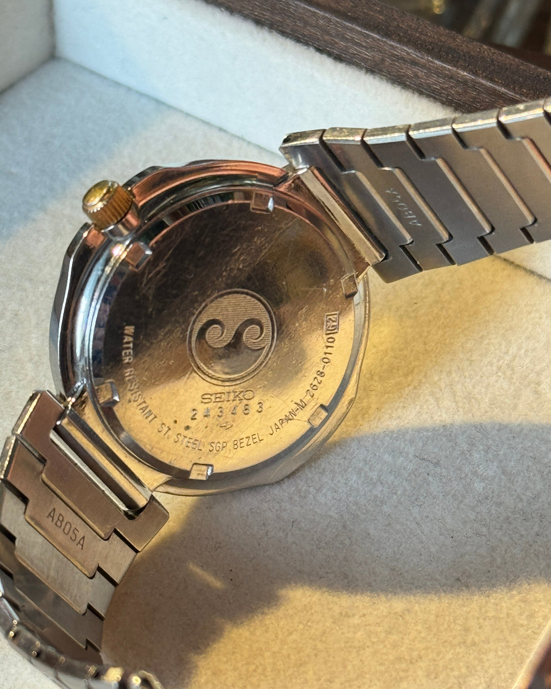 1982 Seiko silverwave two tone round dial quartz watch