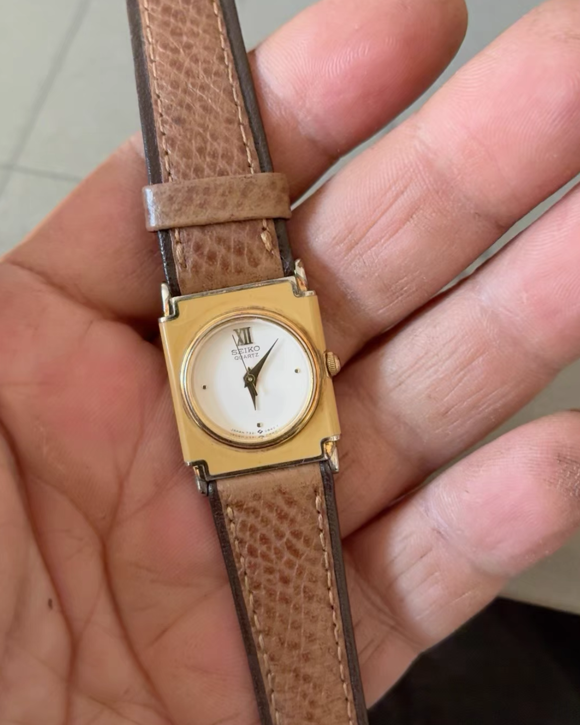 1986 Rare Seiko white Lacquer Frame 7321-0190 watch