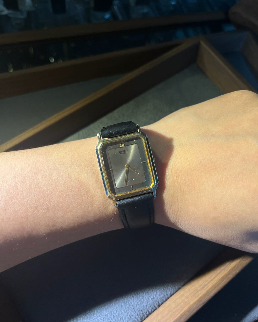 1984 Seiko dolce grey blue mix dial quartz watch