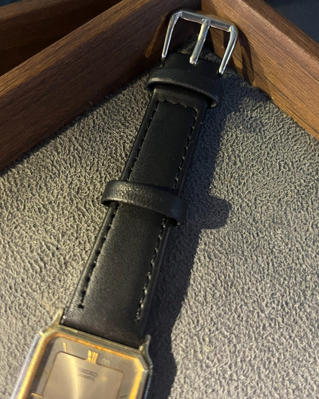 1984 Seiko dolce grey blue mix dial quartz watch