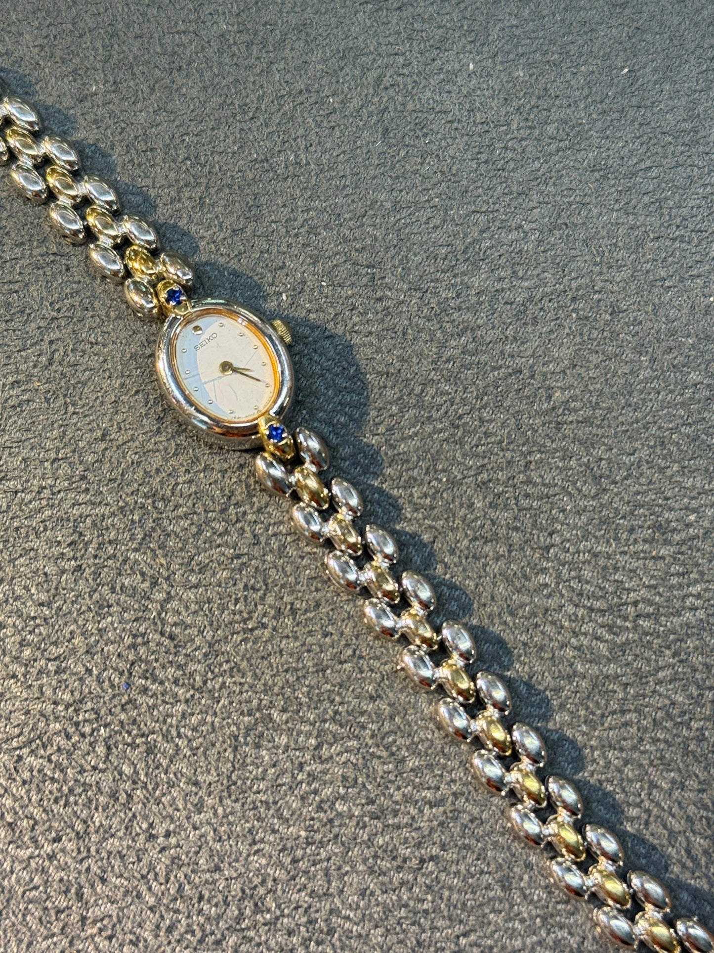 【Rare】Vintage 1980s Seiko Gold Tone Oval Case blue gemstone Bracelet Quartz Watch