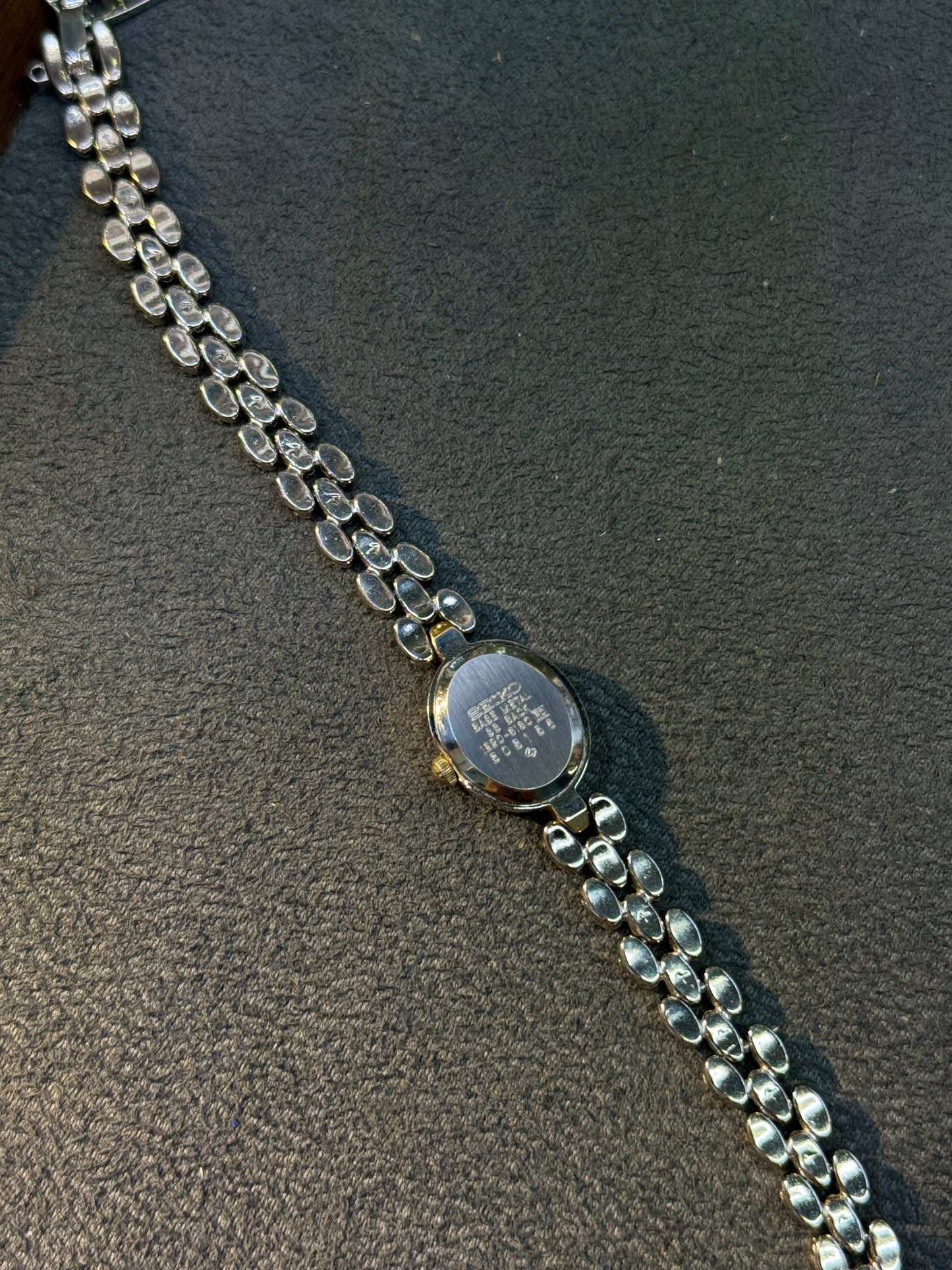 【Rare】Vintage 1980s Seiko Gold Tone Oval Case blue gemstone Bracelet Quartz Watch