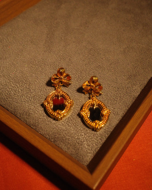 AVON Magic Mirror earring