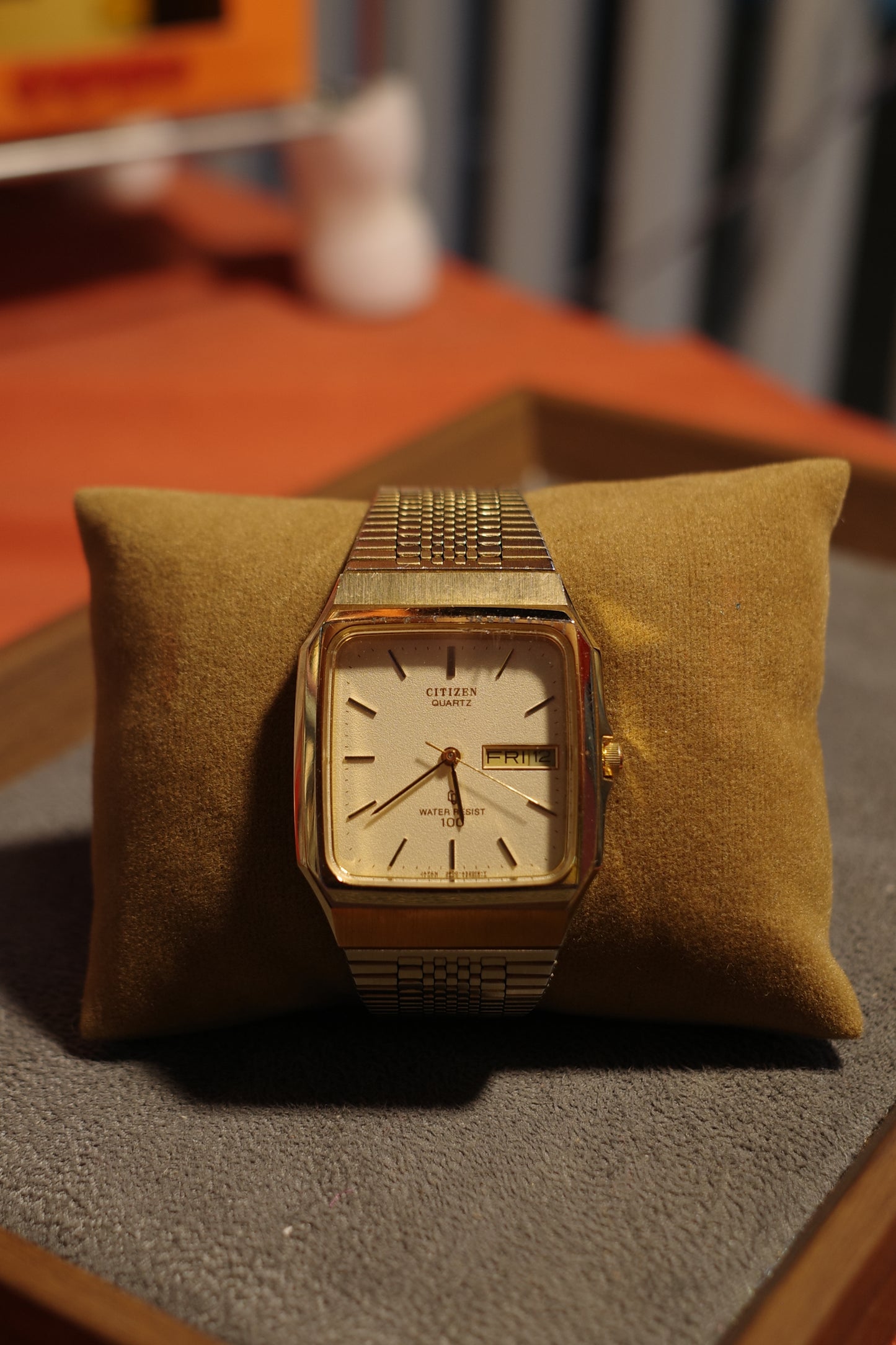 Citizen Crystron Quartz 5500-F50077 Day/Date Watch