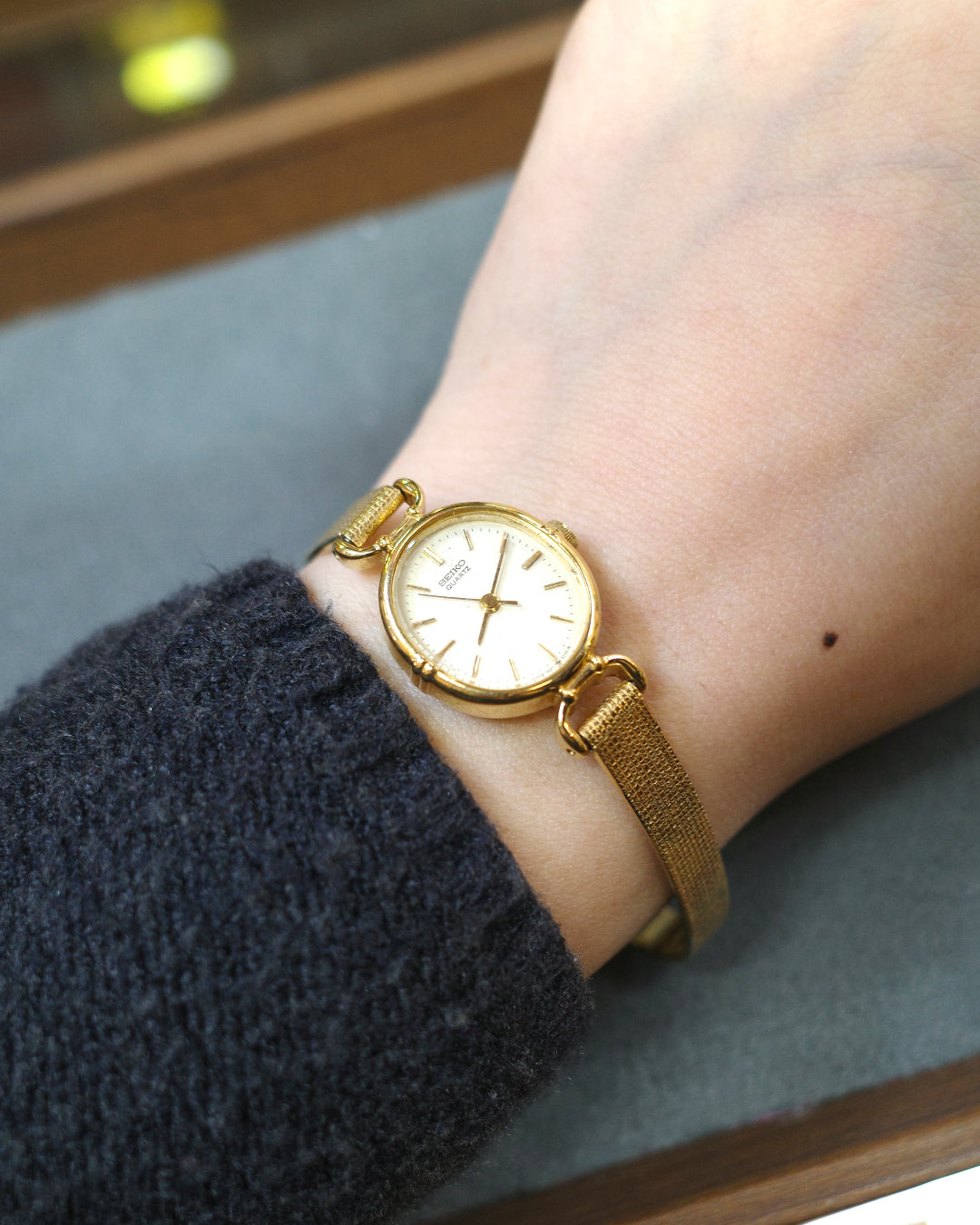 Vintage Seiko gold tone oval design watch Dial Quartz Watch