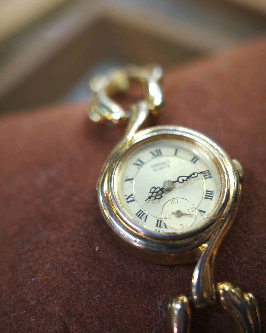 Vintage Seiko gold-tone bracelet watch Dial Quartz Watch