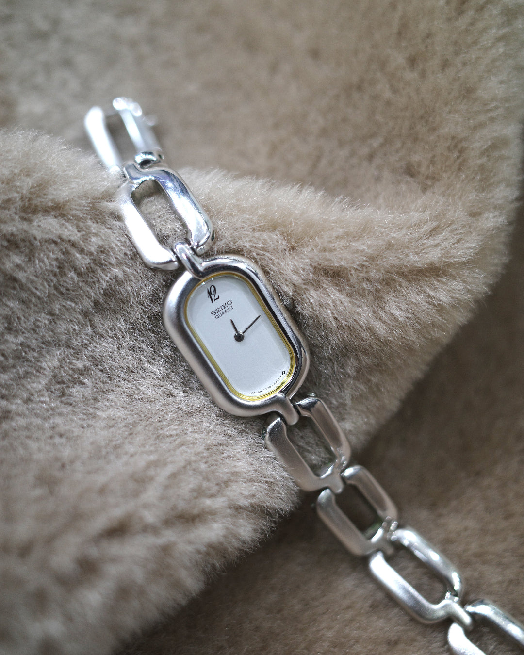 Vintage seiko sliver tone chain quartz watch