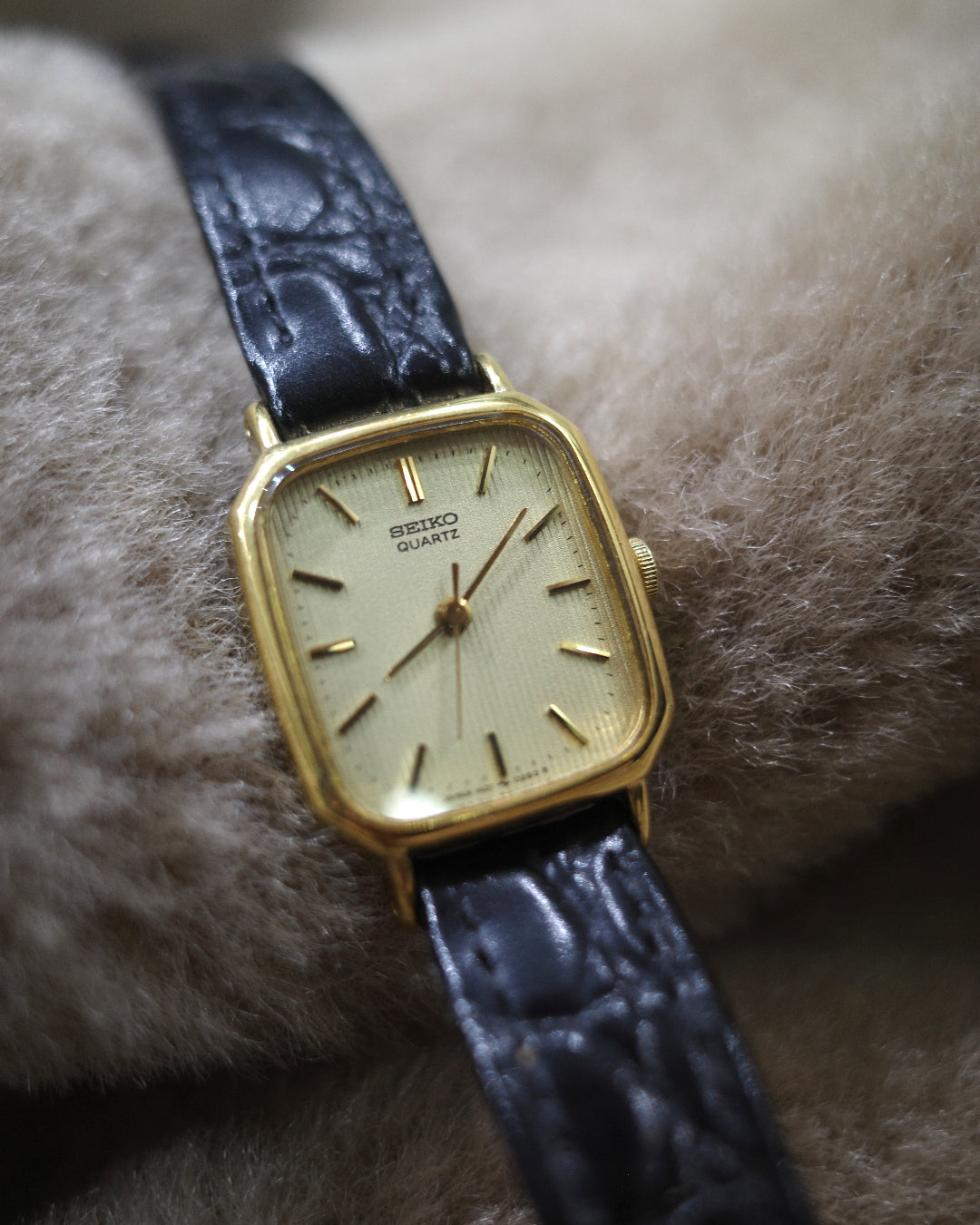 Vintage Seiko tank classic watch ladies